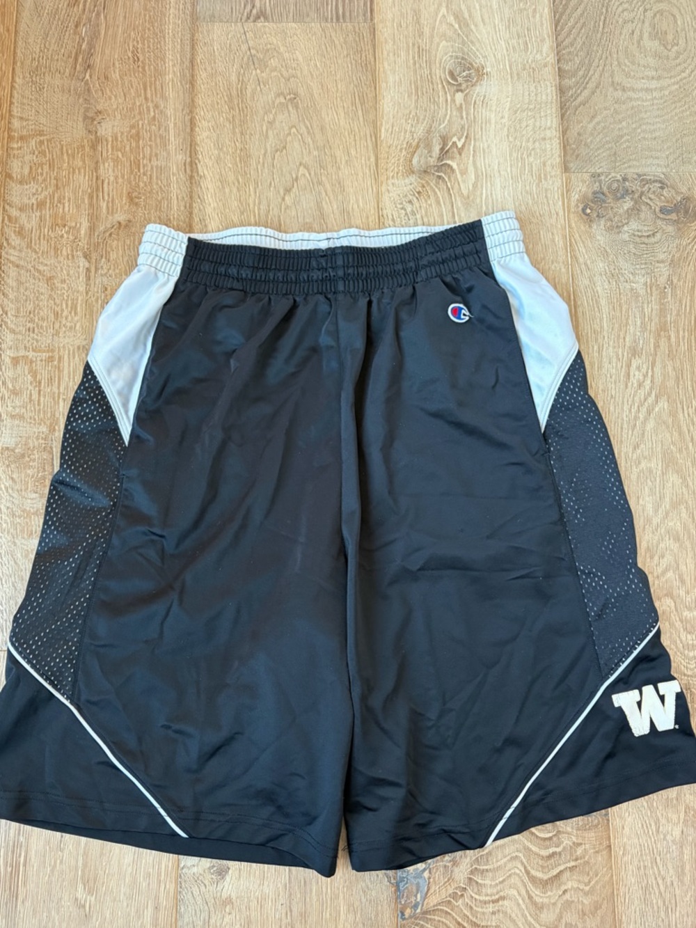 UW Huskies Champion Men’s Black Athletic Shorts